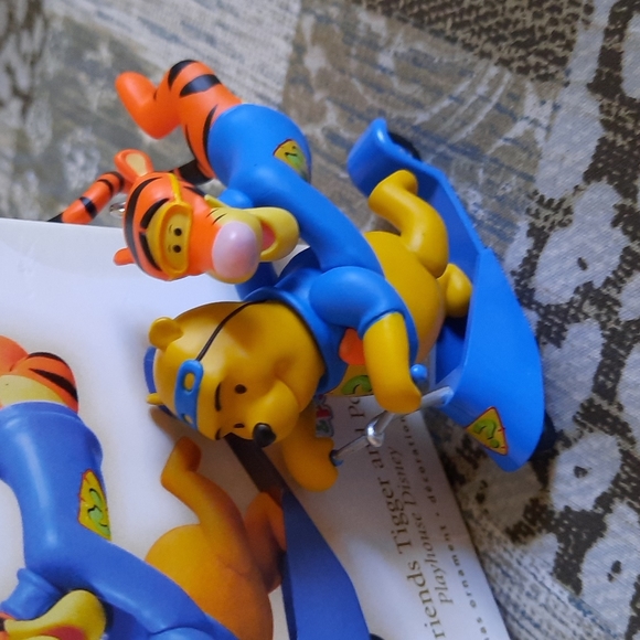 Hallmark Playhouse Disney My Friends Tigger & Pooh Ornament - Picture 2 of 9